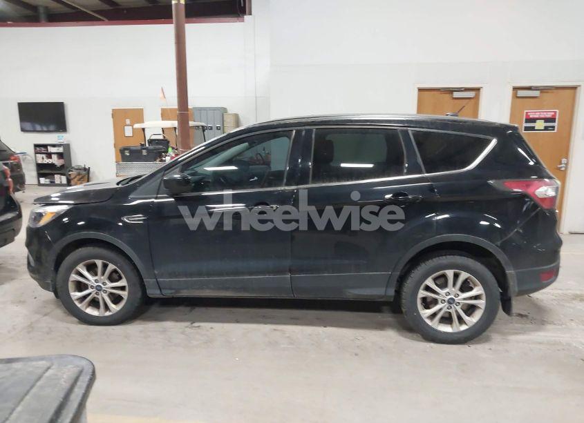 Photo 14 of 2017 Ford Escape SE (VIN 1FMCU0GDXHUB33116)