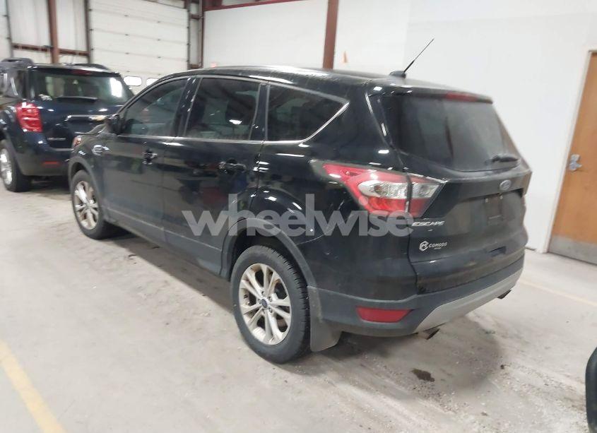 Photo 3 of 2017 Ford Escape SE (VIN 1FMCU0GDXHUB33116)