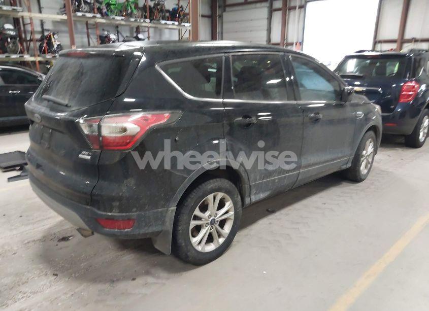 Photo 4 of 2017 Ford Escape SE (VIN 1FMCU0GDXHUB33116)