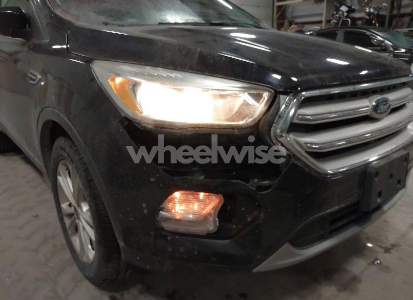 Photo 6 of 2017 Ford Escape SE (VIN 1FMCU0GDXHUB33116)