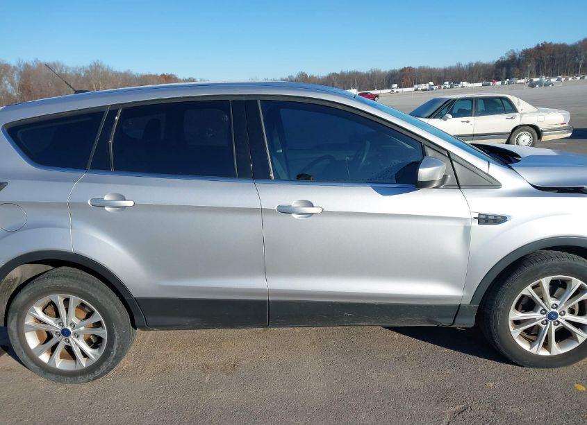 Photo 13 of 2017 Ford Escape SE (VIN 1FMCU0GDXHUB49087)