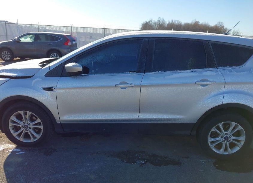 Photo 14 of 2017 Ford Escape SE (VIN 1FMCU0GDXHUB49087)