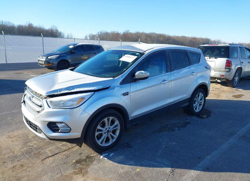 Photo 2 of 2017 Ford Escape SE (VIN 1FMCU0GDXHUB49087)