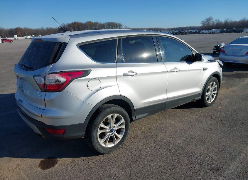 Photo 4 of 2017 Ford Escape SE (VIN 1FMCU0GDXHUB49087)