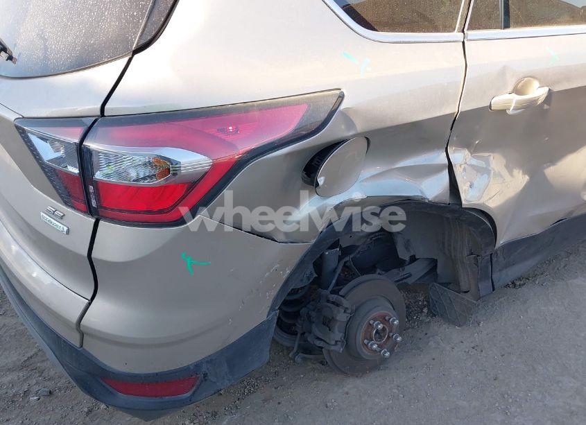 Photo 6 of 2017 Ford Escape SE (VIN 1FMCU0GDXHUB52328)