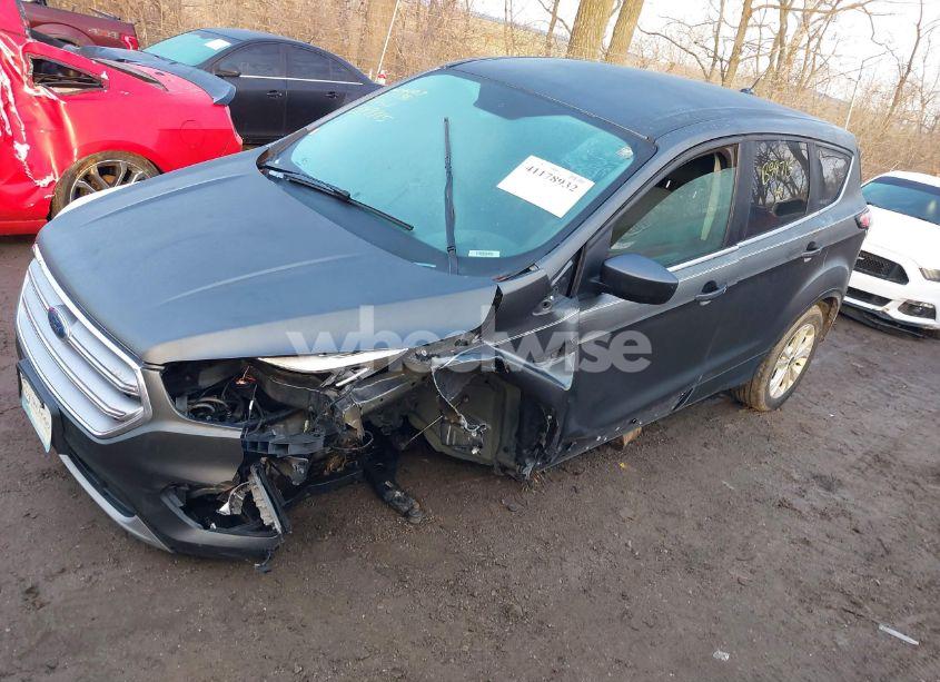 Photo 2 of 2017 Ford Escape SE (VIN 1FMCU0GDXHUB99715)