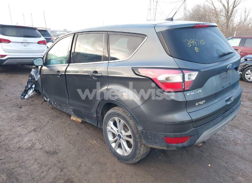 Photo 3 of 2017 Ford Escape SE (VIN 1FMCU0GDXHUB99715)