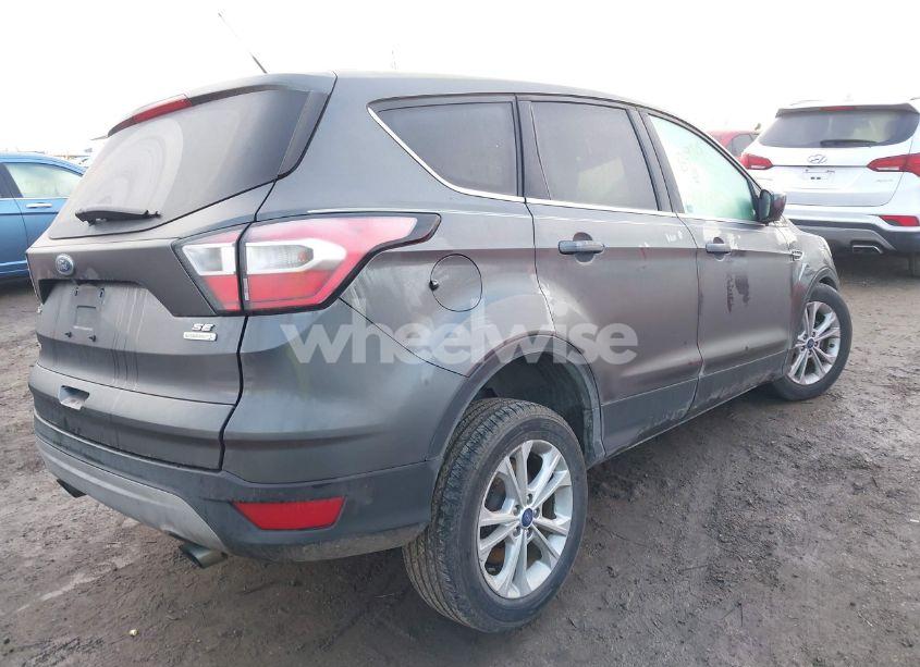 Photo 4 of 2017 Ford Escape SE (VIN 1FMCU0GDXHUB99715)