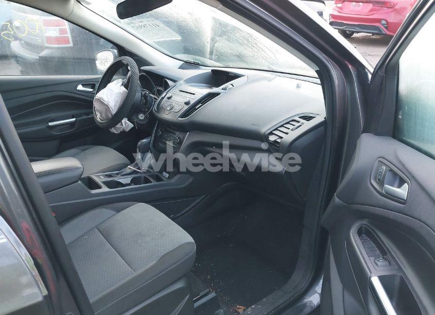 Photo 5 of 2017 Ford Escape SE (VIN 1FMCU0GDXHUB99715)