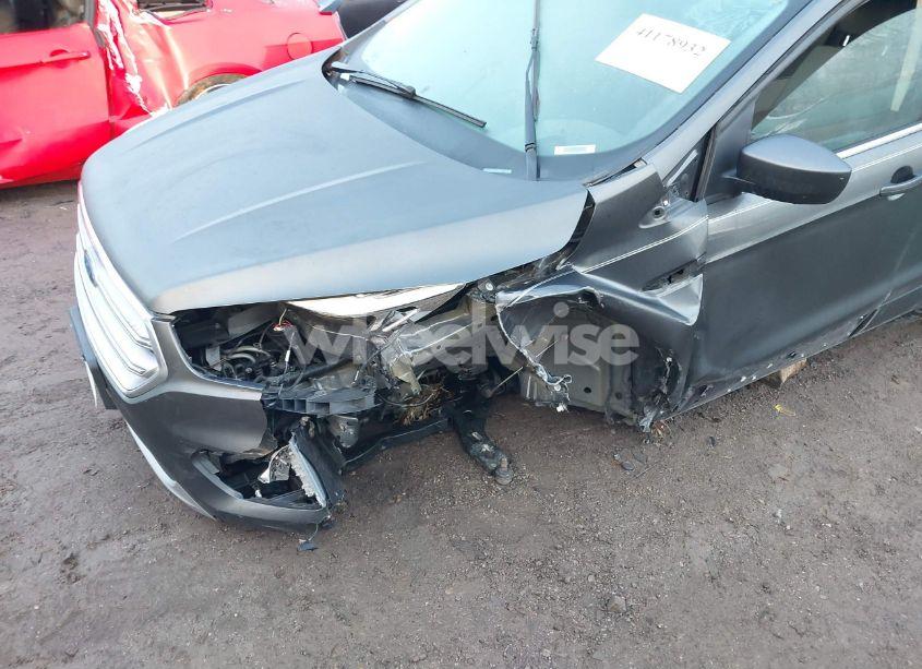 Photo 6 of 2017 Ford Escape SE (VIN 1FMCU0GDXHUB99715)