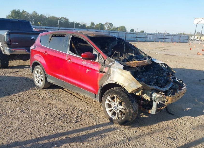 2017 Ford Escape SE (VIN 1FMCU0GDXHUC08025) main photo