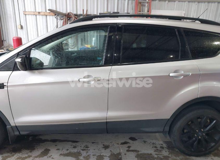Photo 14 of 2017 Ford Escape SE (VIN 1FMCU0GDXHUC18120)
