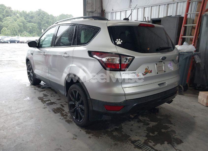Photo 3 of 2017 Ford Escape SE (VIN 1FMCU0GDXHUC18120)