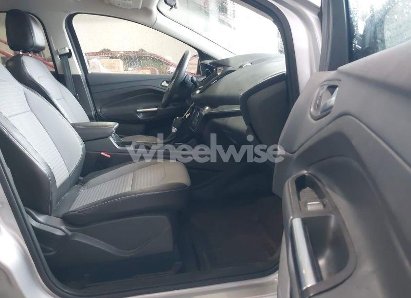 Photo 5 of 2017 Ford Escape SE (VIN 1FMCU0GDXHUC18120)