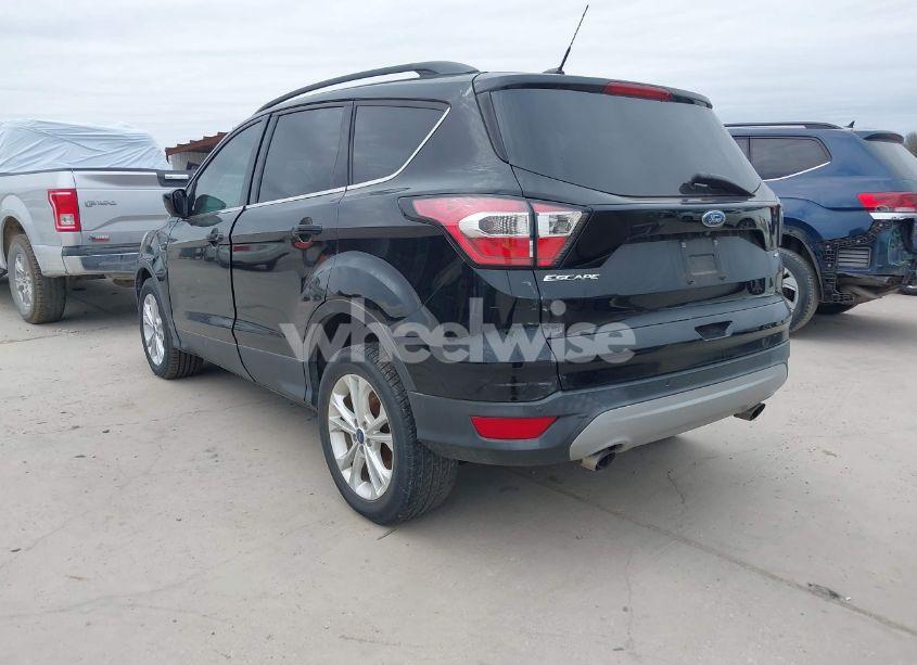 Photo 3 of 2017 Ford Escape SE (VIN 1FMCU0GDXHUC24693)