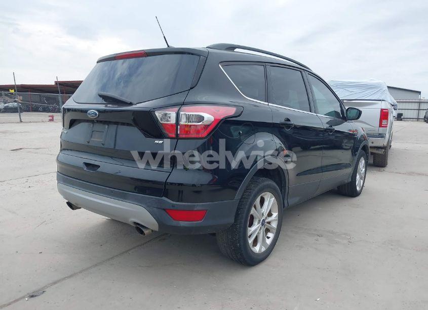 Photo 4 of 2017 Ford Escape SE (VIN 1FMCU0GDXHUC24693)
