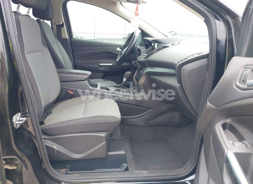 Photo 5 of 2017 Ford Escape SE (VIN 1FMCU0GDXHUC24693)