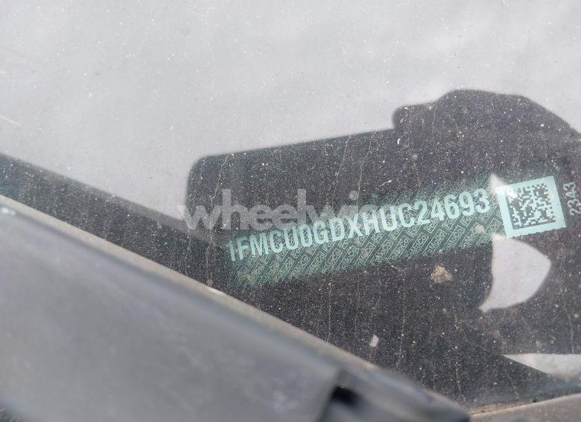 Photo 9 of 2017 Ford Escape SE (VIN 1FMCU0GDXHUC24693)