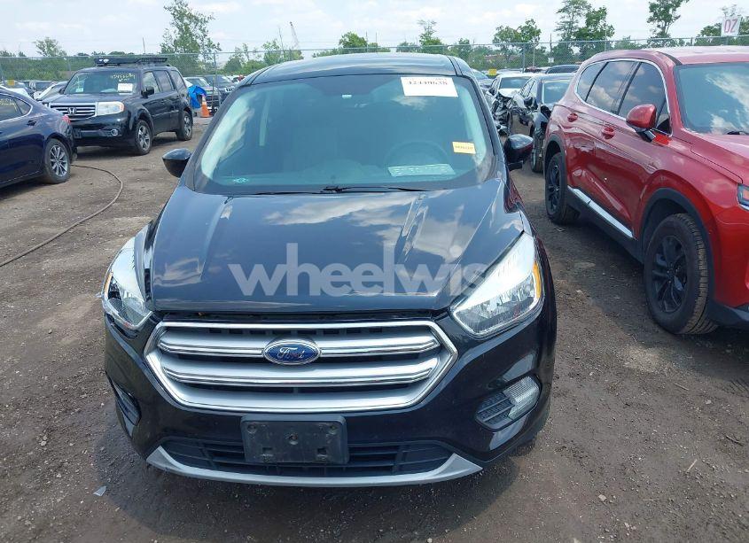 Photo 13 of 2017 Ford Escape SE (VIN 1FMCU0GDXHUC46418)