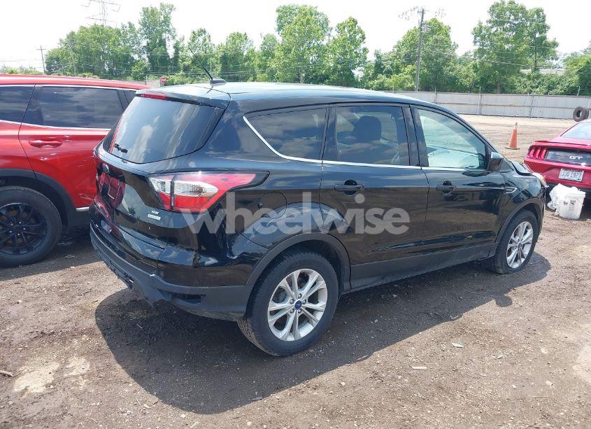 Photo 4 of 2017 Ford Escape SE (VIN 1FMCU0GDXHUC46418)