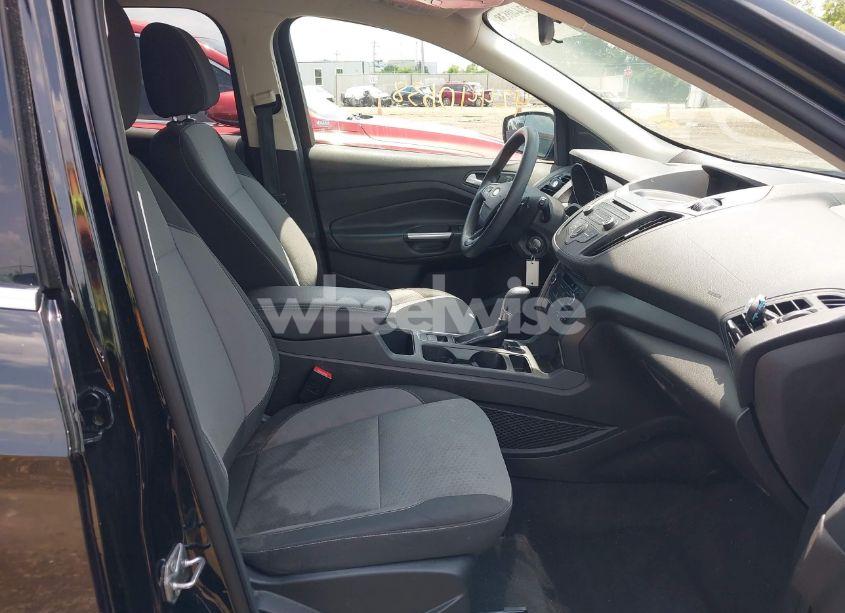 Photo 5 of 2017 Ford Escape SE (VIN 1FMCU0GDXHUC46418)