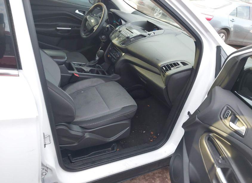 Photo 5 of 2017 Ford Escape SE (VIN 1FMCU0GDXHUC55488)