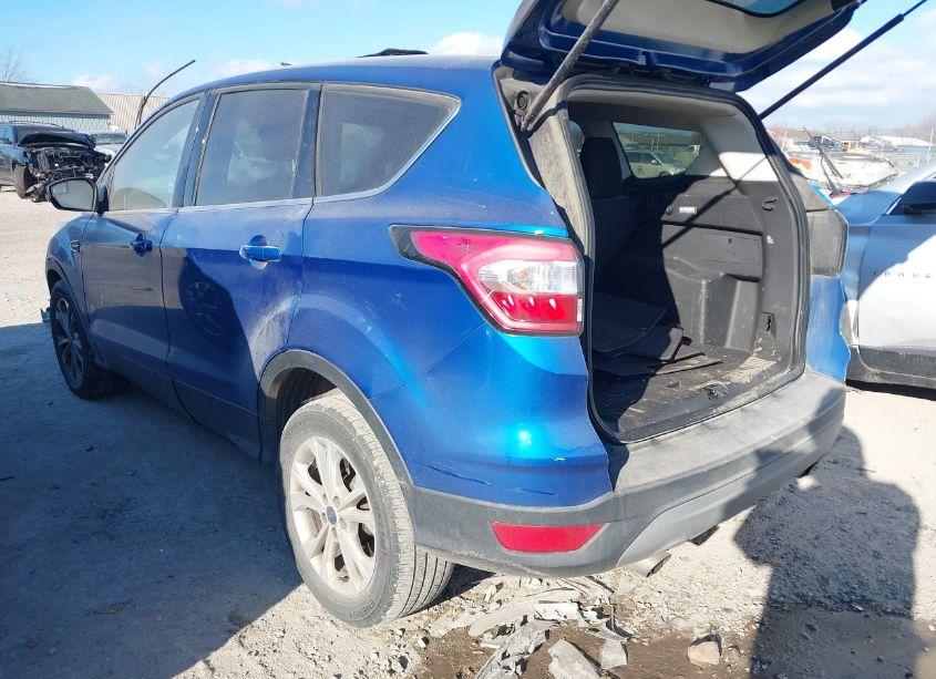Photo 3 of 2017 Ford Escape SE (VIN 1FMCU0GDXHUC76728)