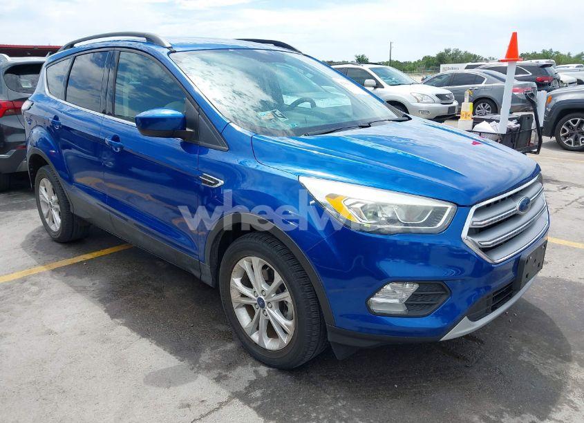 2017 Ford Escape SE (VIN 1FMCU0GDXHUD19416) main photo