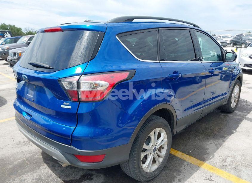 Photo 4 of 2017 Ford Escape SE (VIN 1FMCU0GDXHUD19416)