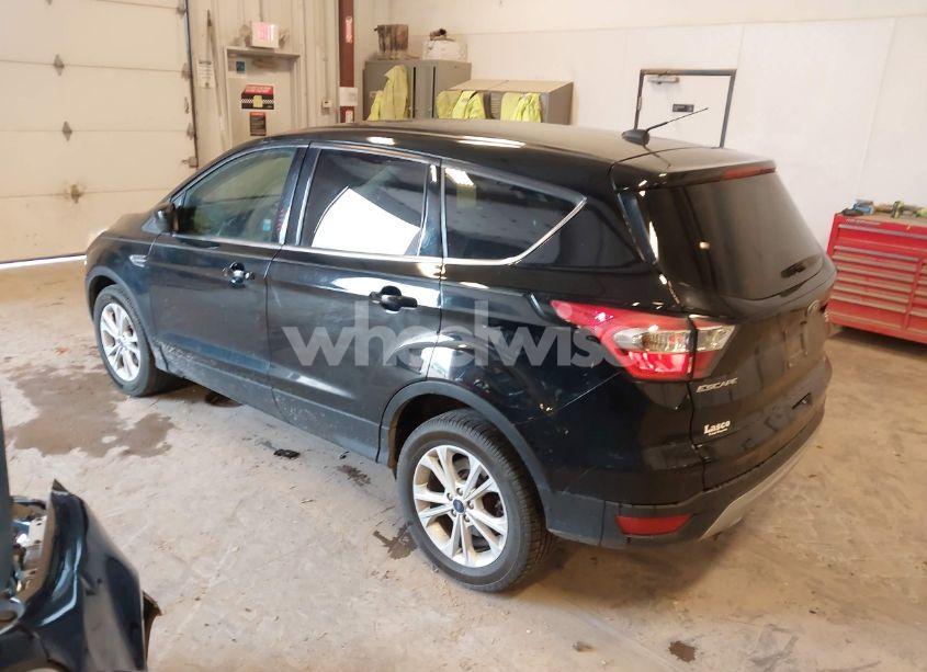 Photo 3 of 2017 Ford Escape SE (VIN 1FMCU0GDXHUD38581)