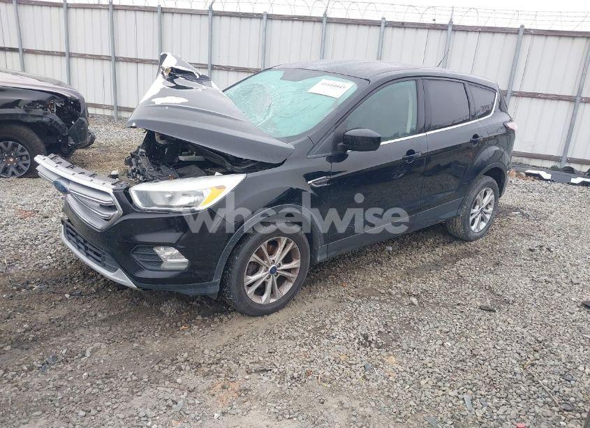Photo 2 of 2017 Ford Escape SE (VIN 1FMCU0GDXHUD56708)