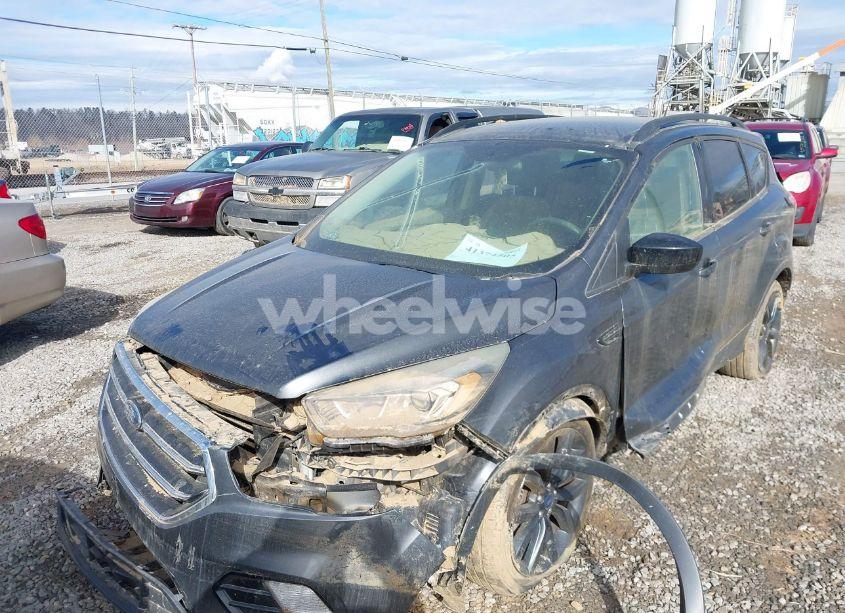 Photo 2 of 2017 Ford Escape SE (VIN 1FMCU0GDXHUD81527)