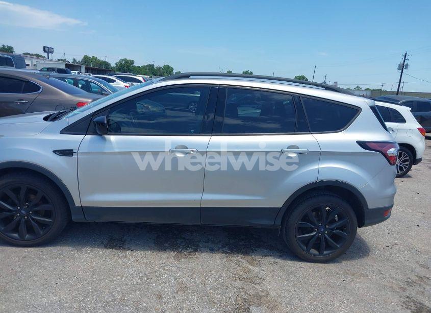 Photo 14 of 2017 Ford Escape SE (VIN 1FMCU0GDXHUE07298)