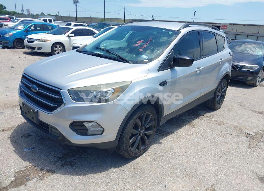Photo 2 of 2017 Ford Escape SE (VIN 1FMCU0GDXHUE07298)