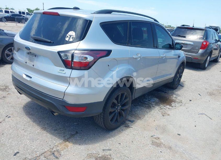 Photo 4 of 2017 Ford Escape SE (VIN 1FMCU0GDXHUE07298)