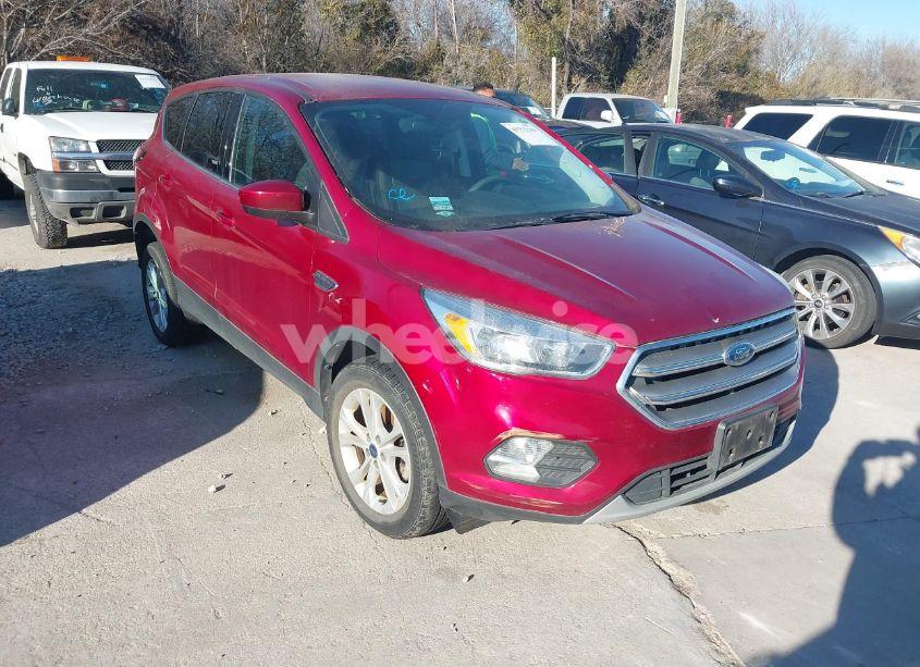2017 Ford Escape SE (VIN 1FMCU0GDXHUE07818) main photo