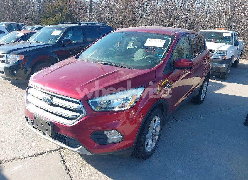 Photo 2 of 2017 Ford Escape SE (VIN 1FMCU0GDXHUE07818)