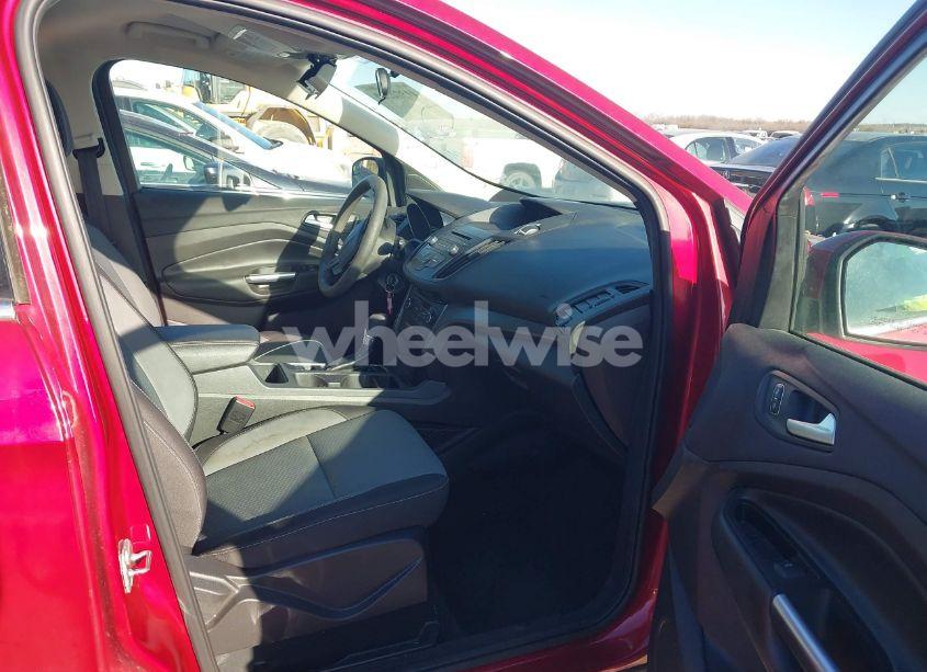 Photo 5 of 2017 Ford Escape SE (VIN 1FMCU0GDXHUE07818)