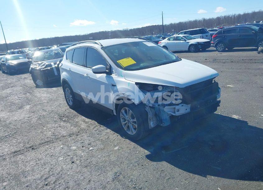 2017 Ford Escape SE (VIN 1FMCU0GDXHUE44058) main photo