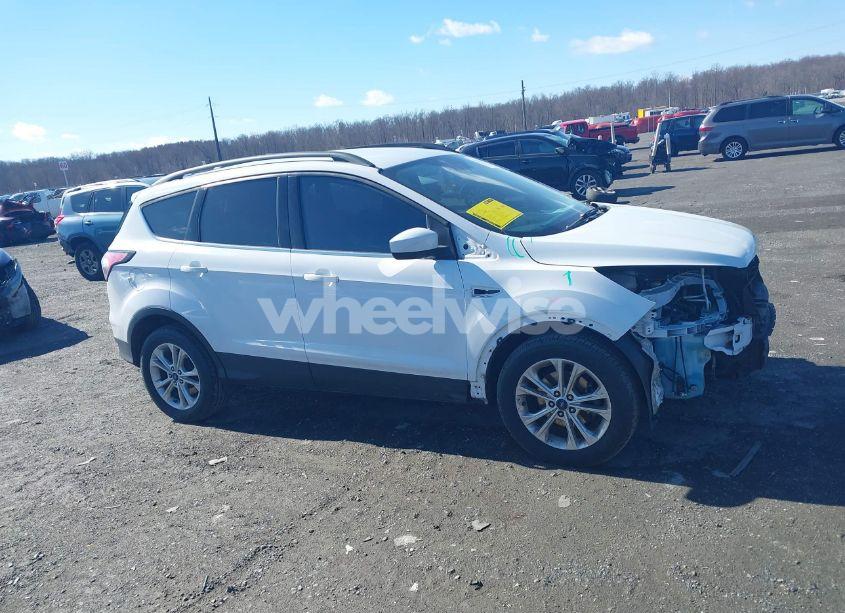 Photo 13 of 2017 Ford Escape SE (VIN 1FMCU0GDXHUE44058)
