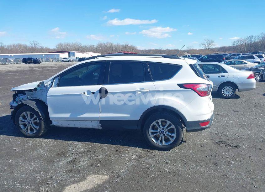 Photo 14 of 2017 Ford Escape SE (VIN 1FMCU0GDXHUE44058)