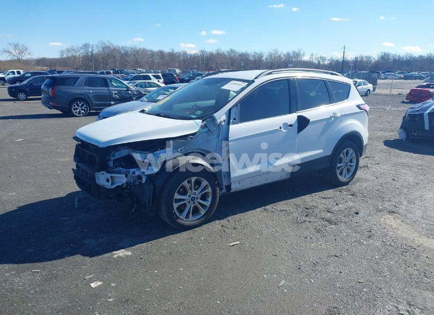 Photo 2 of 2017 Ford Escape SE (VIN 1FMCU0GDXHUE44058)
