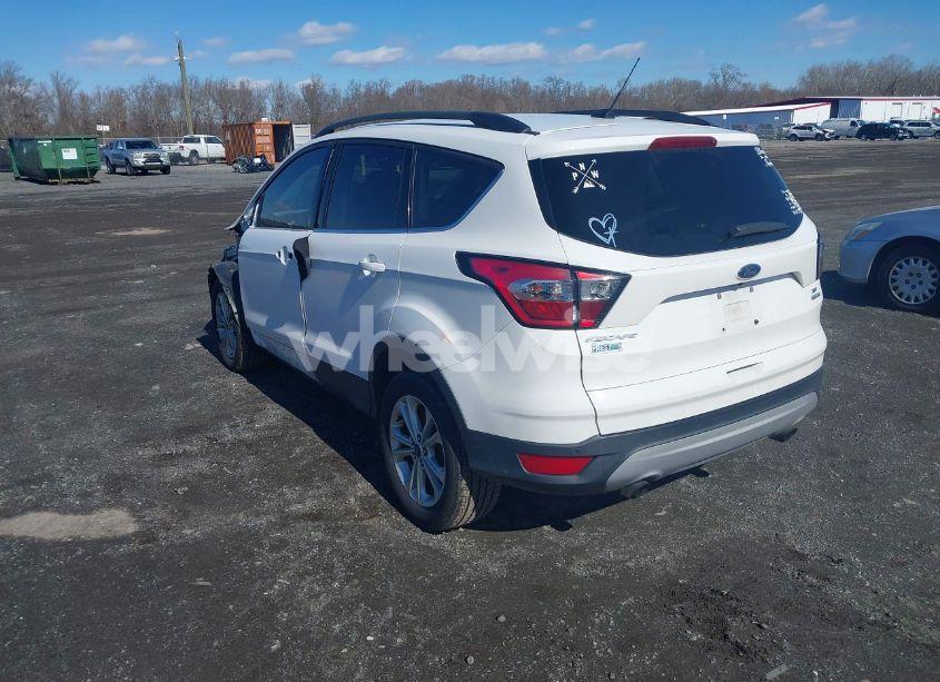 Photo 3 of 2017 Ford Escape SE (VIN 1FMCU0GDXHUE44058)