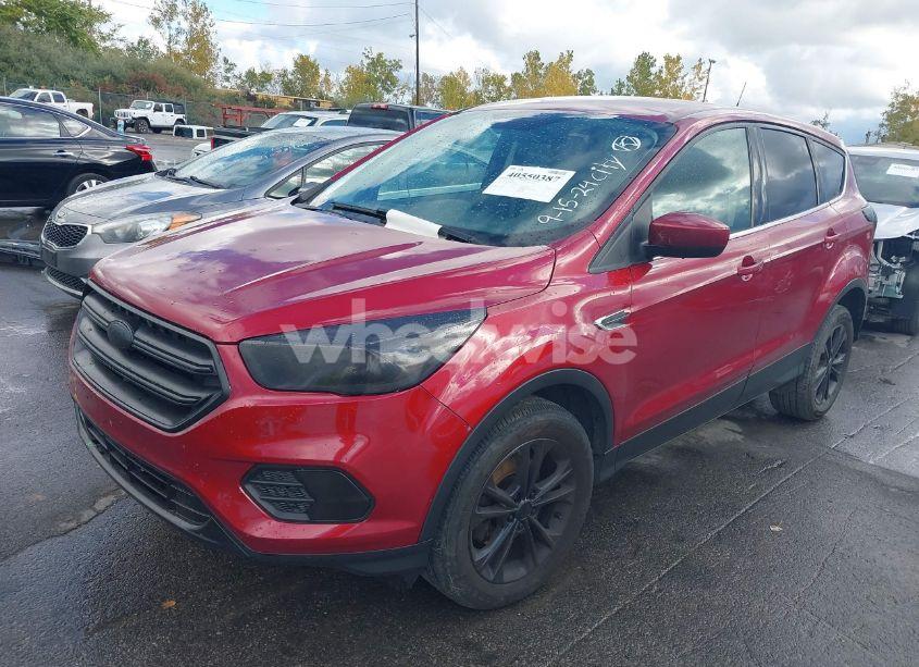 Photo 2 of 2017 Ford Escape SE (VIN 1FMCU0GDXHUE57098)