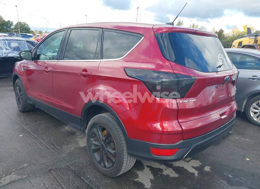 Photo 3 of 2017 Ford Escape SE (VIN 1FMCU0GDXHUE57098)