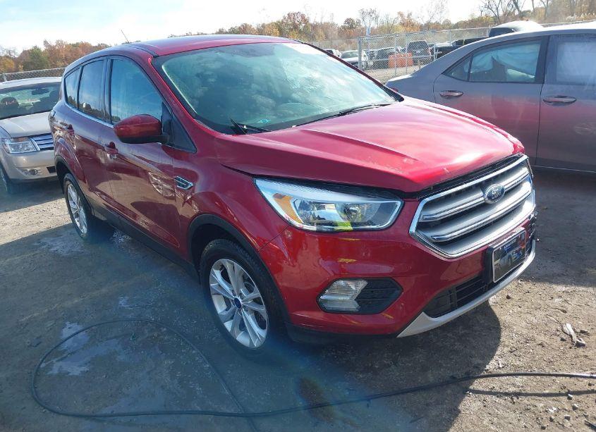 2017 Ford Escape SE (VIN 1FMCU0GDXHUE67775) main photo