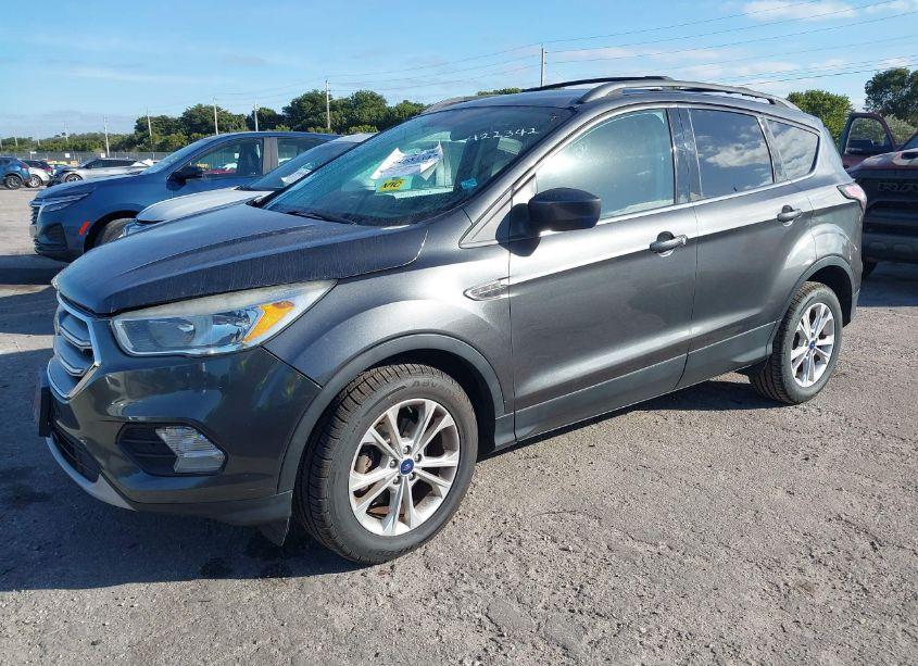 Photo 2 of 2017 Ford Escape SE (VIN 1FMCU0GDXHUE69705)