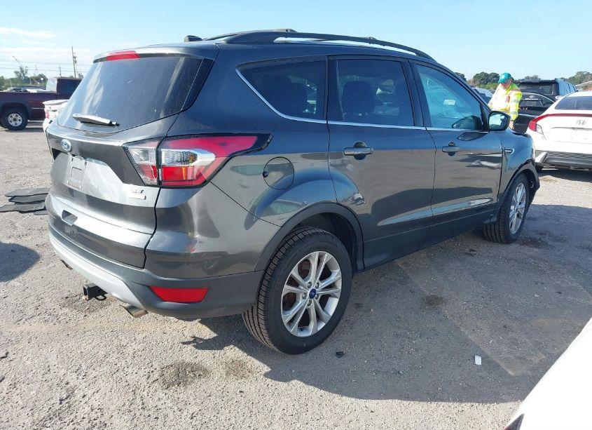 Photo 4 of 2017 Ford Escape SE (VIN 1FMCU0GDXHUE69705)