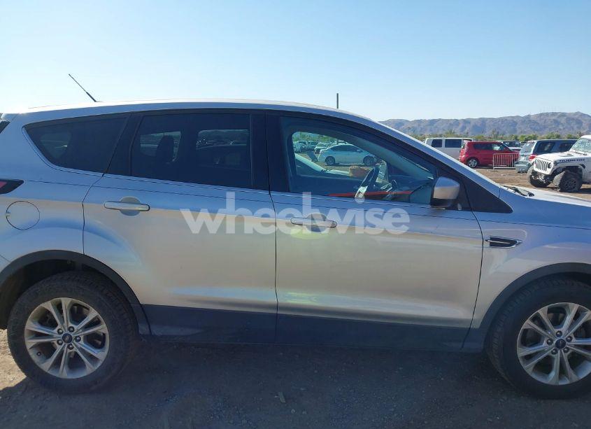 Photo 13 of 2017 Ford Escape SE (VIN 1FMCU0GDXHUE92207)