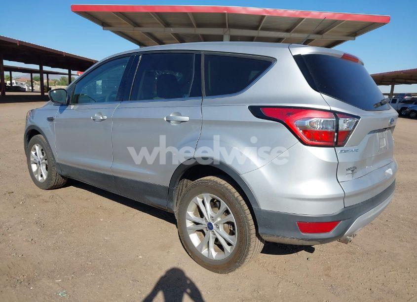 Photo 3 of 2017 Ford Escape SE (VIN 1FMCU0GDXHUE92207)